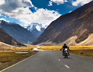 Discover Ladakh by Bike